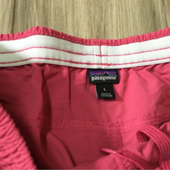 Patagonia Shorts Large - Picture 3 of 9